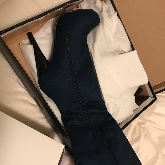 ‼️SOLD‼️Boots - Picture 2 of 7